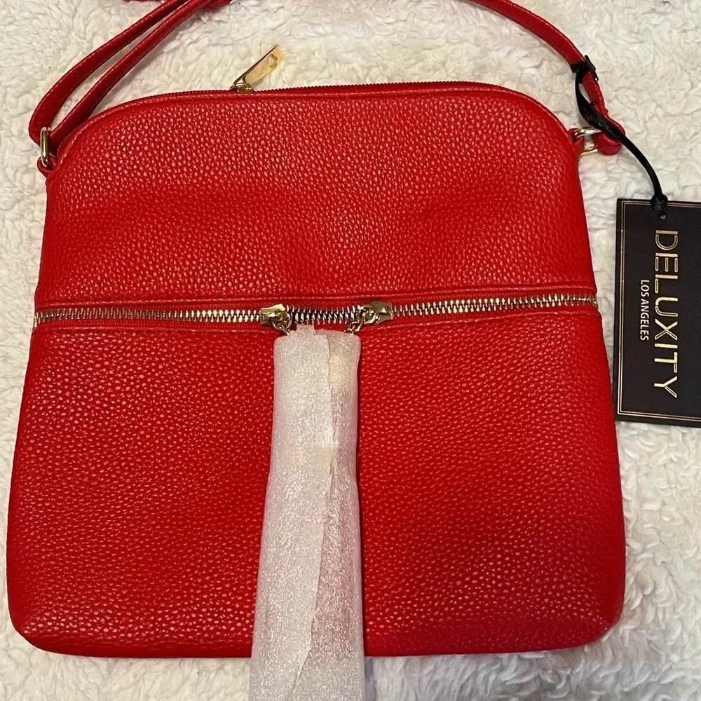 Deluxity Los Angeles Red Women Crossbody Messenger New with tags. - Picture 5 of 14